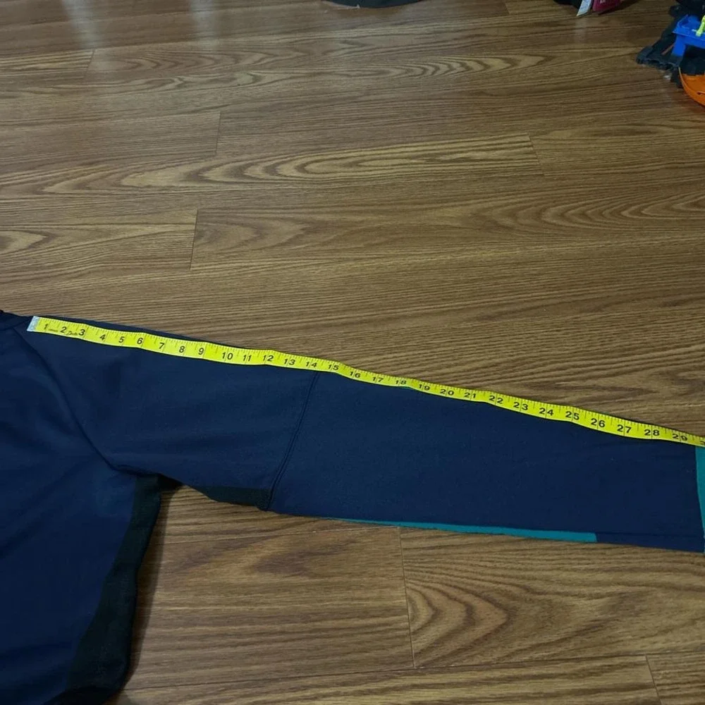 Nike Size Small Retail $110 Men Therma Colorblocked Training Top Limited Edition